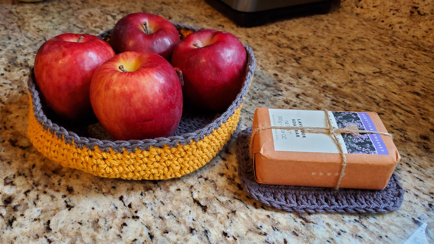 Blue and Beige Fruit Bowl Set