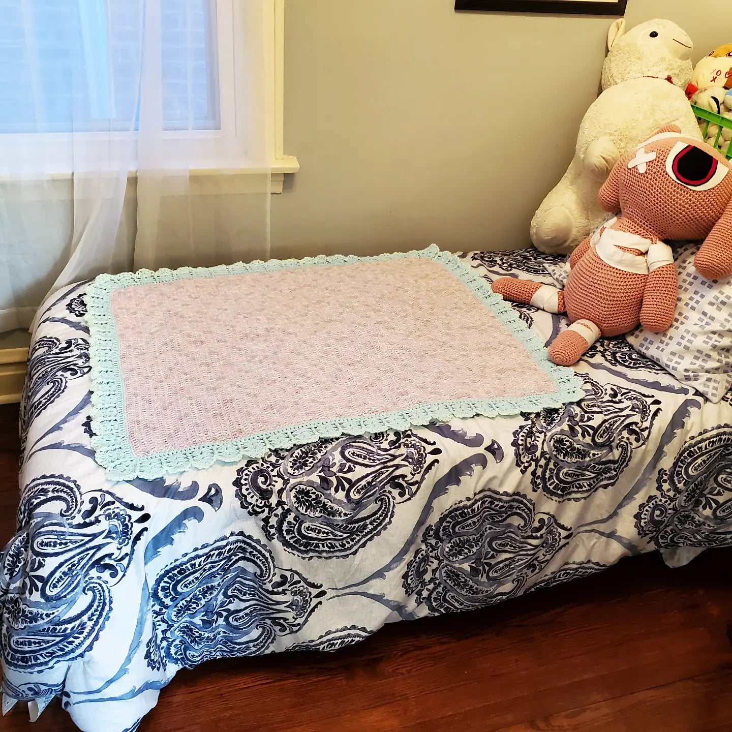 Lace Border Baby Afghan